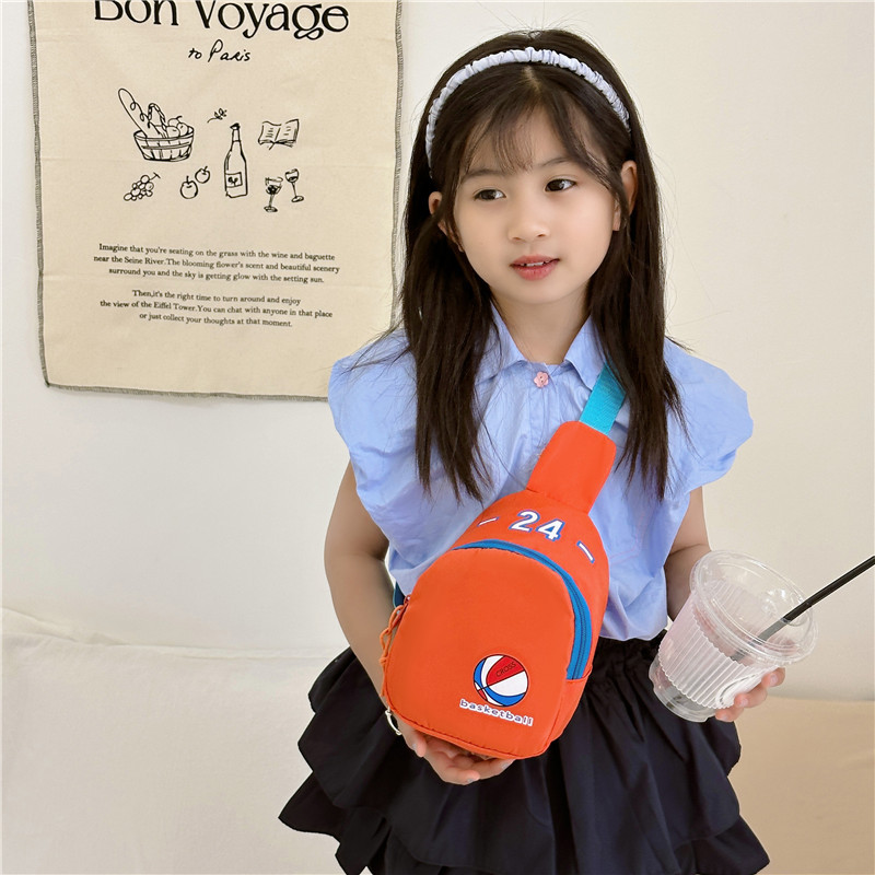 Sports boys' and girls' bags, children's crossbody bags, cool little boys' coin purses, small chest bags for snacks when going out Application Scenario