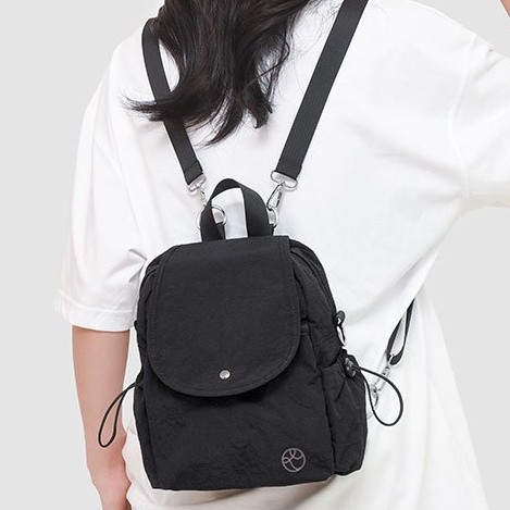 The new forest-themed ins high-appearance-level fresh and sweet backpack is a lightweight sports outdoor travel and mountaineering backpack for women full figure