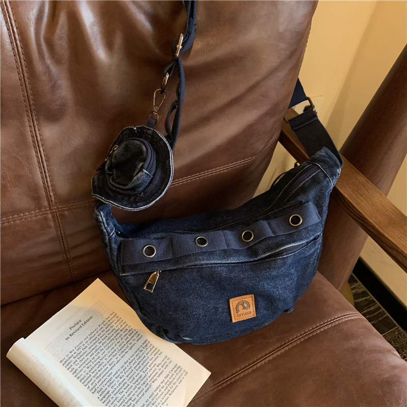 Korean niche design denim bag 2025 new summer versatile, elegant, simple and casual dumpling shoulder bag Application Scenario