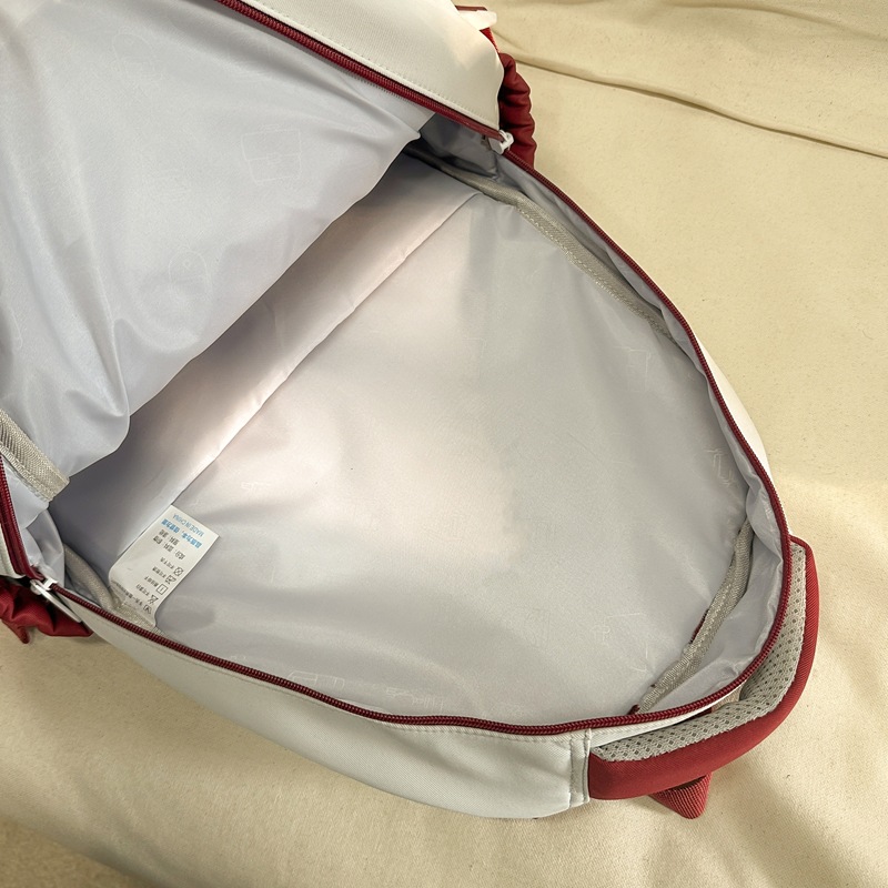Japanese-style transparent schoolbag for girls, lightweight middle school backpack, Korean-style Instagram cute backpack for third and fifth grade primary school students Application Scenario