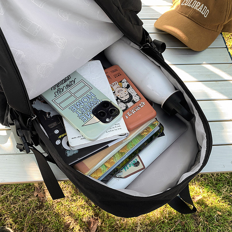 New high-appearation-level backpack for couples, multi-purpose for mountain climbing, casual, simple, lightweight, versatile for commuting, large-capacity backpacks Application Scenario
