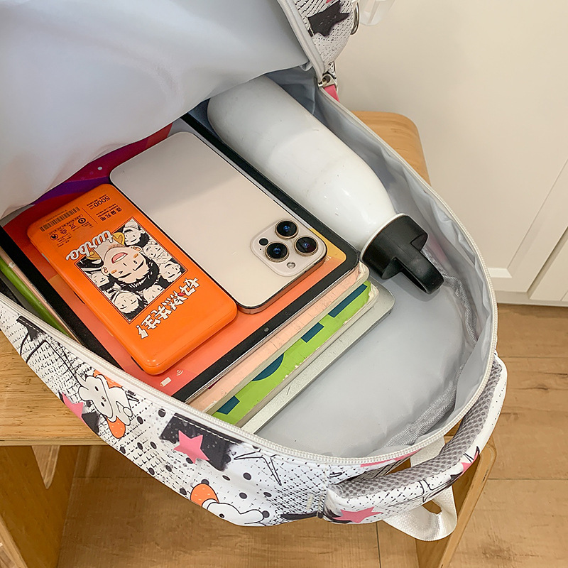A new high-appearancelevel backpack for junior and senior high school students, featuring a casual, simple, fashionable, versatile, lightweight, and large-capacity backpack for commuting Application Scenario