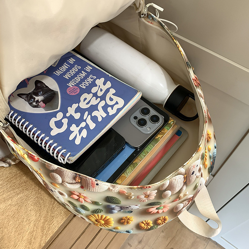 A new high-appeal, fresh, sweet and cute printed backpack for junior and senior high school students, a lightweight and large-capacity backpack for after-school tutoring Application Scenario