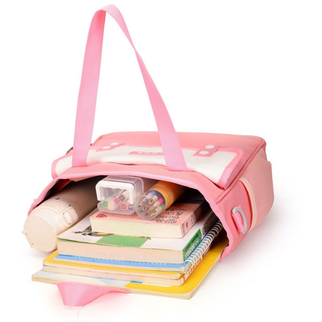 The new student tutorial bag has a high appearance level and is a casual single-shoulder bag. It is an art bag for primary and secondary school students' summer remedial classes with printed logos Application Scenario