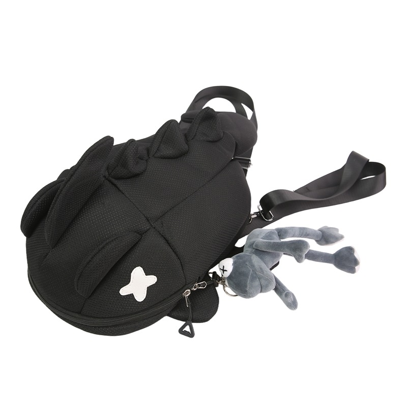 The new Japanese shark backpack is a versatile large-capacity backpack for couples and a trendy, niche backpack for men's casual travel Item Picture