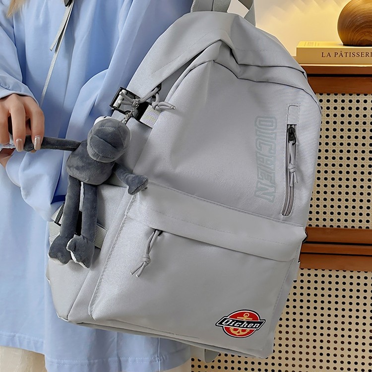 This is a fashionable ins-style solid-color backpack with a high level of appearance. It is a casual and lightweight backpack for primary and secondary school students, suitable for both men and women details Picture