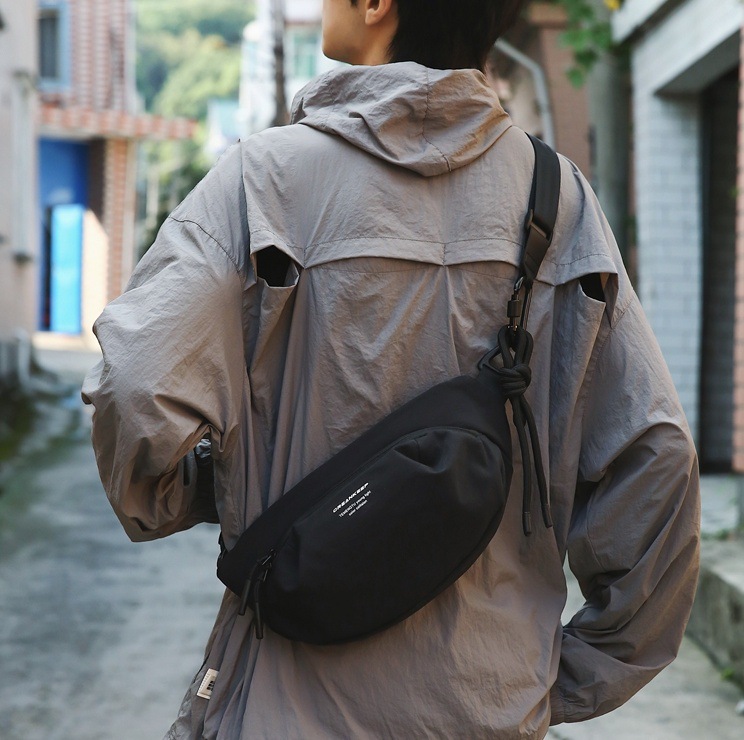 ins trendy brand chest bag for men, Japanese casual and versatile single-shoulder crossbody bag, new mobile phone, small backpack, sports waist bag for women full figure