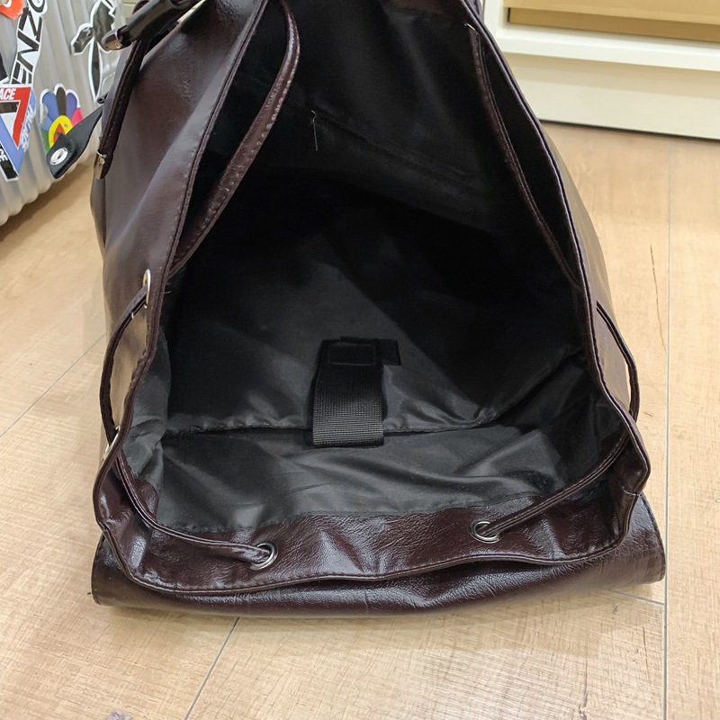 Men's 2024 new trendy and casual PU leather travel backpack, women's large-capacity computer student schoolbag Application Scenario