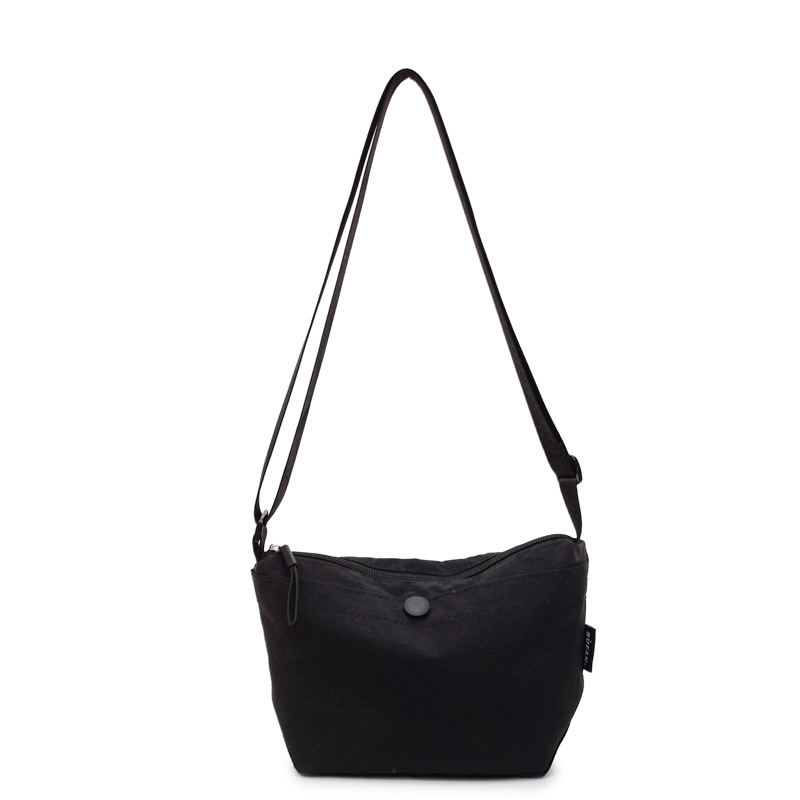 A new Korean version of a high-appeartion-level small crossbody bag, a solid color for women, casual, simple, lightweight, fashionable and versatile crossbody bag for commuting Item Picture