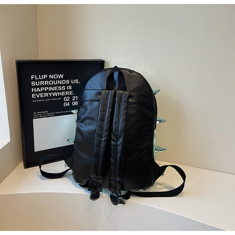 This trendy, spiky design backpack for foreign trade is cool and unique, with a shiny and three-dimensional surface. It's a student backpack that will make you go viral Application Scenario