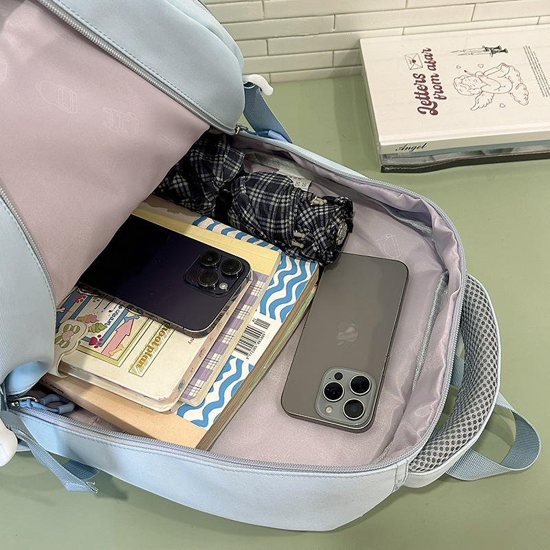 A new Japanese Instagram backpack with a high level of appearance, fresh and sweet. It is a simple multi-pocket large-capacity backpack for junior and senior high school students Application Scenario