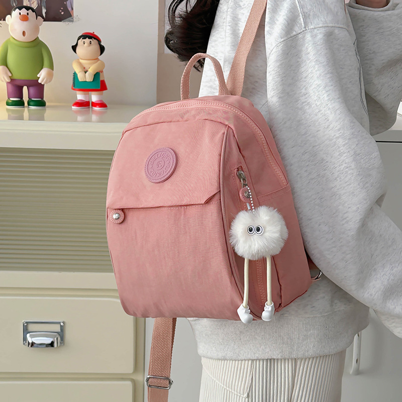 ins Fresh and cute mini Mommy Bag, a small backpack for college students' daily travel, a Korean version of a girl's commuter backpack full figure