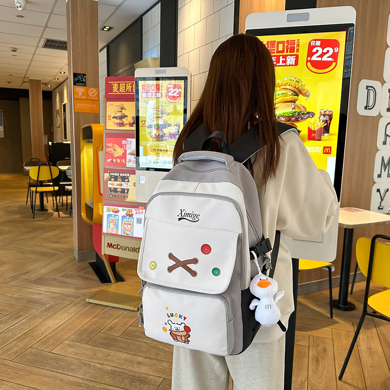 New type of dirt-resistant and durable schoolbag for grades 3 to 6 of primary school, with a high level of appearance and cute design. It is a backpack for junior high school and senior high school students details Picture