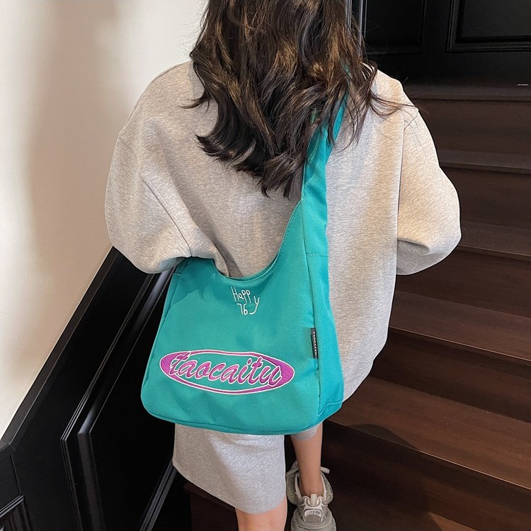 2025 New Japanese-style casual canvas single-shoulder bag, Korean-style school-style tote bag, large-capacity commuting bag for classes full figure