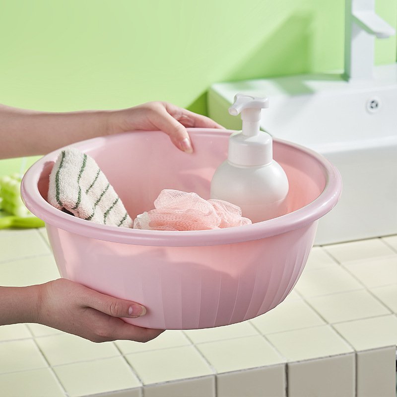 M04-8665 Boys' and girls' washbasin, thickened and shock-resistant household washbasin for student dormitories, sink for washing vegetables Application Scenario