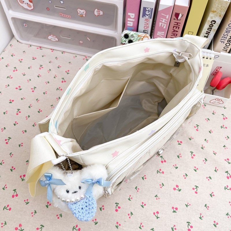 Cute school-style girl crossbody bag, Japanese-style Instagram large-capacity campus student class postman bag, smack pain bag Application Scenario