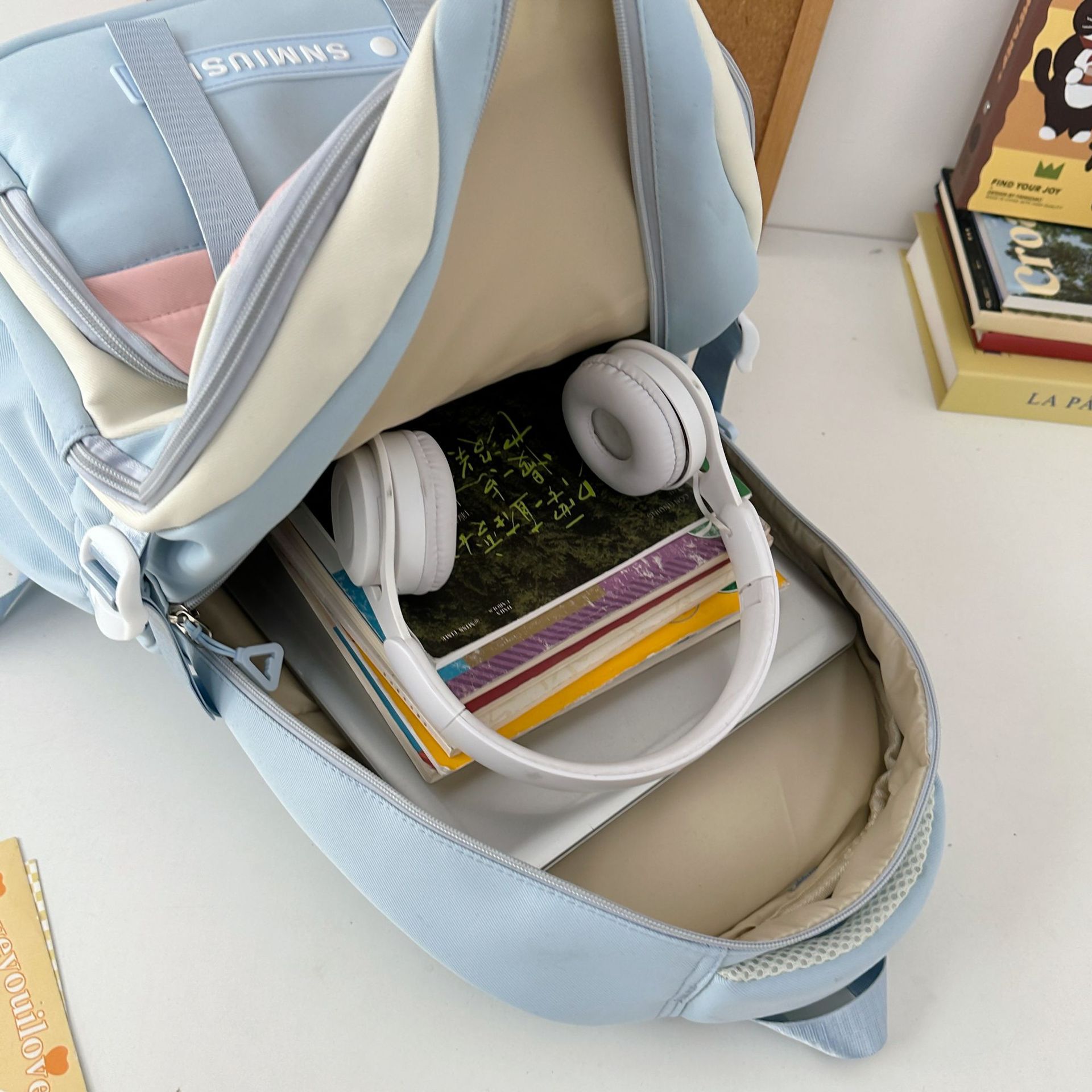 High-appearance-level lightweight schoolbag for female college students, ins Korean version color-blocking large-capacity backpack for male junior high school students, niche backpack Application Scenario