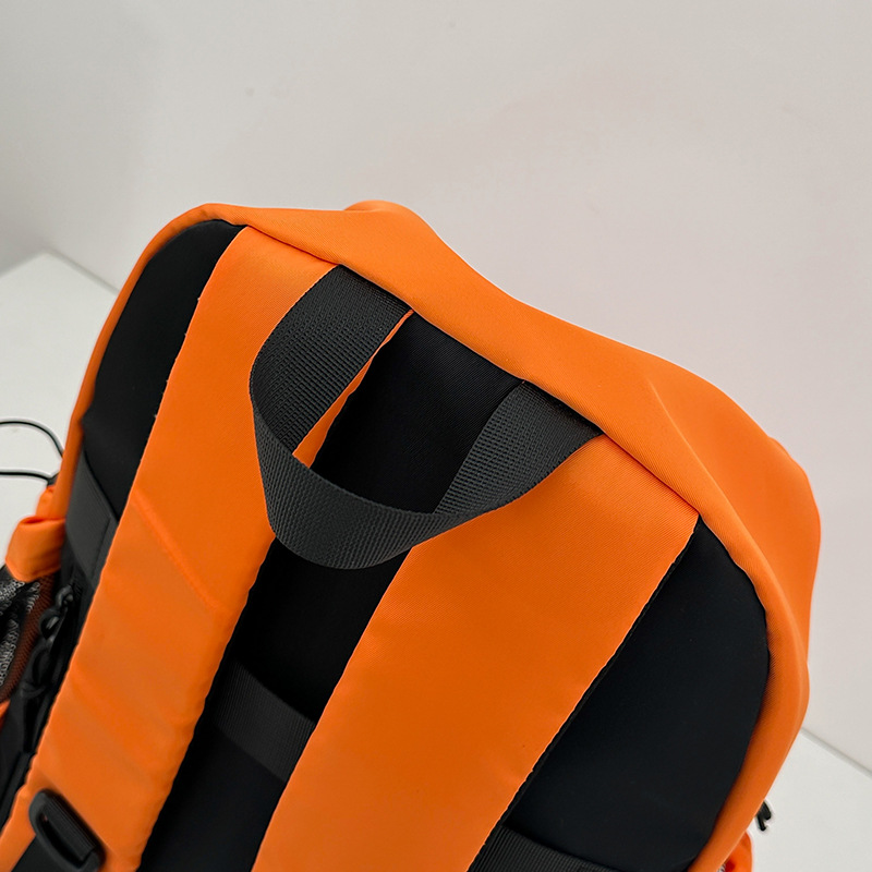 Lightweight backpacks for male college students with a niche design sense, hiking and outdoor mountain climbing bags, and casual travel bags for middle school students Specification drawing