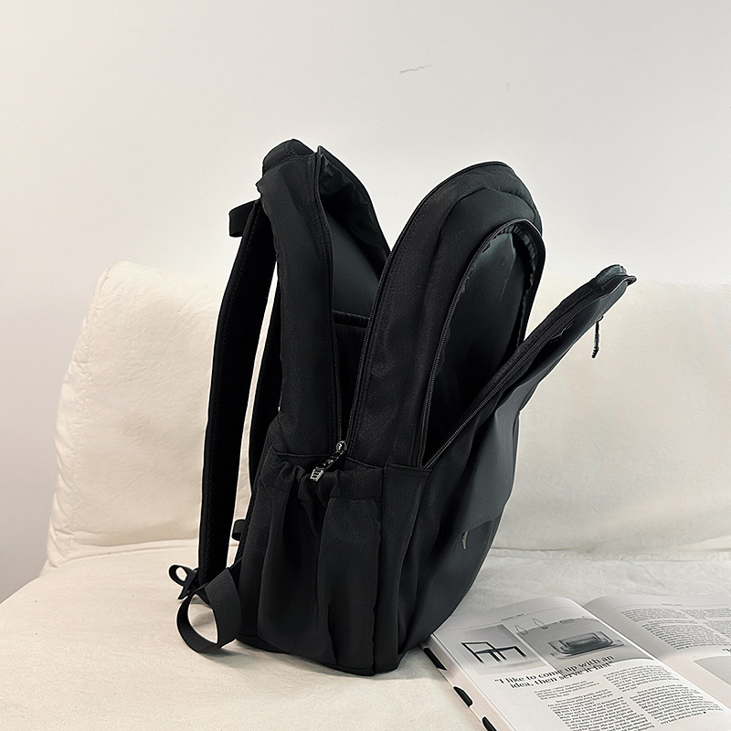 A new high-appearation-level Korean Instagram-style workwear men's backpack, a casual, simple and multi-purpose cross-border large-capacity backpack Application Scenario
