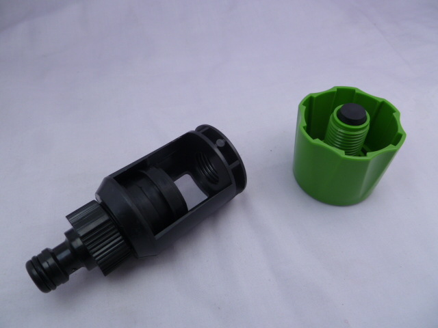 Plastic joints, garden joints, bathroom faucet joints, British kitchen basin faucet joints are adjustable Application Scenario