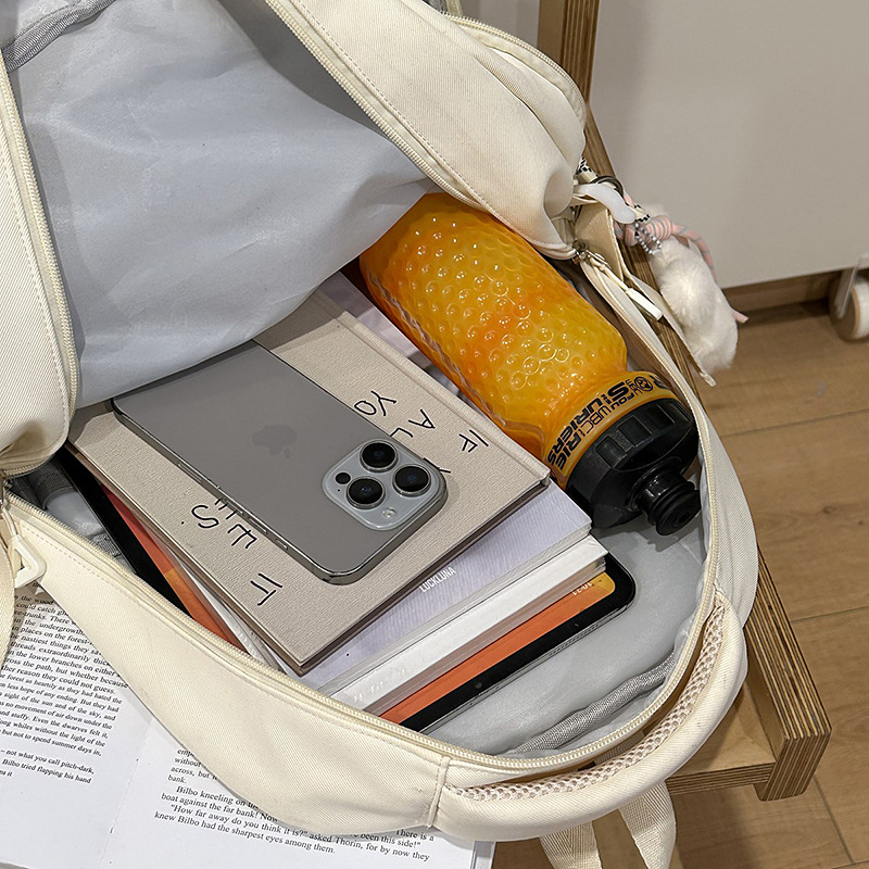 A new Japanese-style ins high-look, fresh and sweet school-style tutorial bag with a color-blocking and large-capacity backpack Application Scenario
