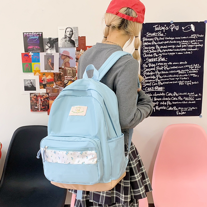The 2025 new forest-themed high-appearance-level large-capacity backpack is fresh, sweet and versatile. It is a casual outdoor spring outing bag details Picture