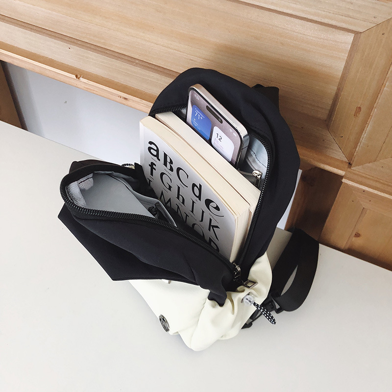 A new high-look, fresh and sweet, color-blocking and patchwork backpack for women's light travel and spring outing Application Scenario
