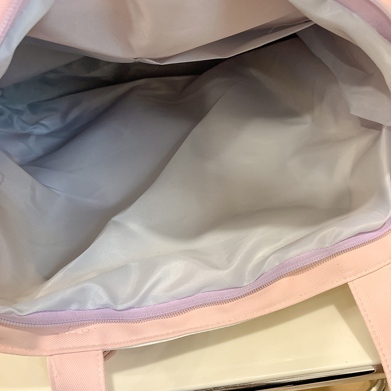 High appearance level single-shoulder bag, Japanese-style ins forest-style fresh and clean, a large capacity color-blocking crossbody bag for primary and secondary school students' make-up classes Application Scenario