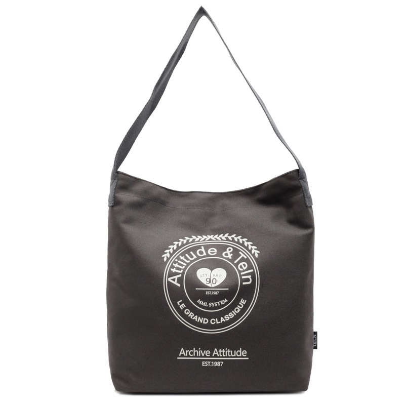 A lightweight and casual large-capacity crossbody bag, a simple and versatile single-shoulder tote bag, and a hand-held commuting bag for students to attend classes and study Item Picture