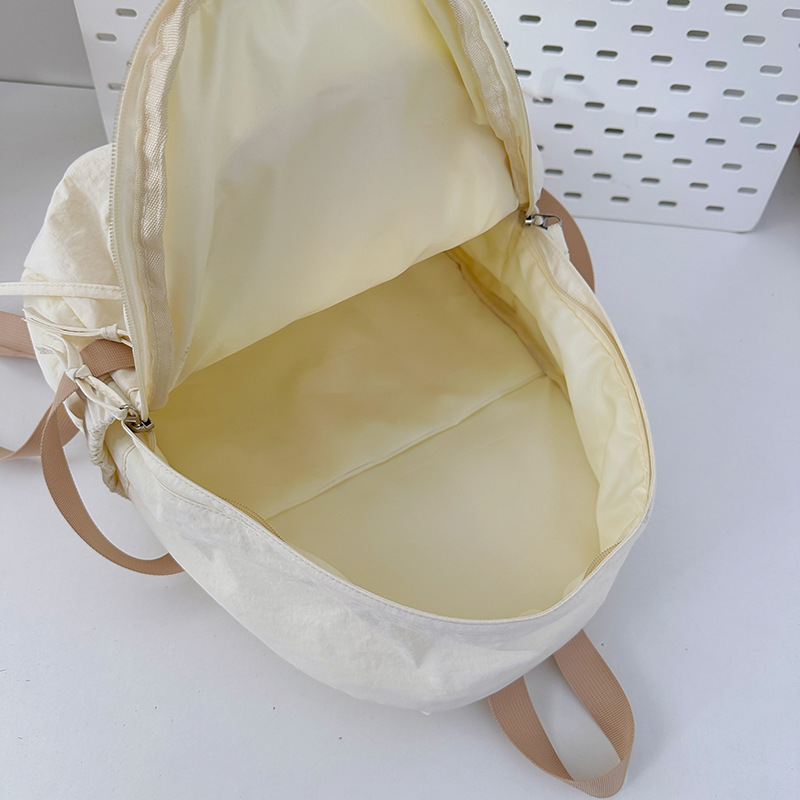 Japanese-style cute and sweet backpack with bow, high appearance level, forest-style fresh and light travel backpack Application Scenario