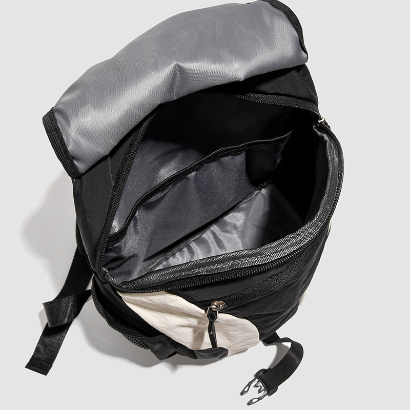 2025 New high-end large-capacity backpack, fashionable and lightweight backpack, casual, simple and versatile outdoor travel bag Application Scenario