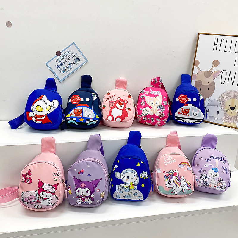 Cartoon baby crossbody bag for kindergarten boys and girls, cute and relaxing snack bag for outings, chest bag Application Scenario