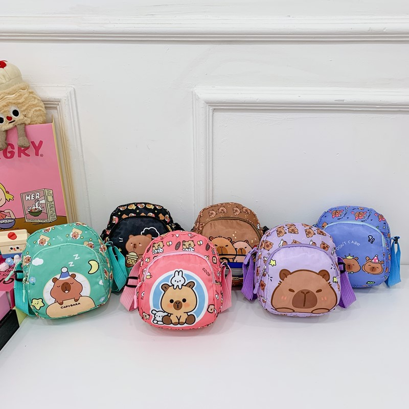 Capibara children's bags, single-shoulder bags, cute girls' crossbody bags, outdoor stylish cartoon boys' loose change crossbody bags full figure