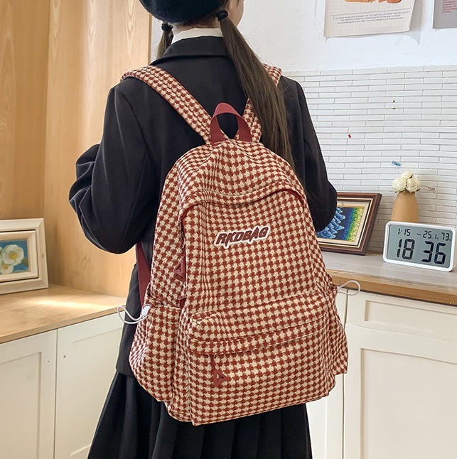 Japanese-style Instagram checkered schoolbag, Korean-style fresh and cute backpack for junior high school students, and backpacks for girls and high school students full figure