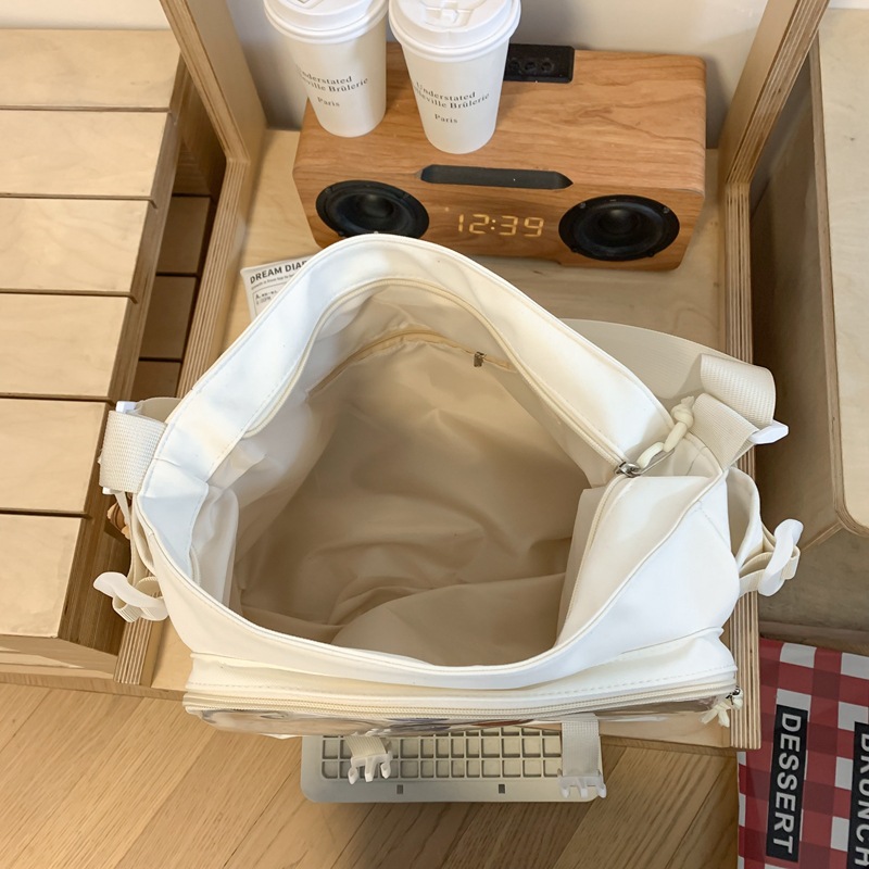 Large-capacity cute student tutorial bag for girls, 2024 new style crossbody bag for junior high school students, single-shoulder bag for high school students' classes Application Scenario