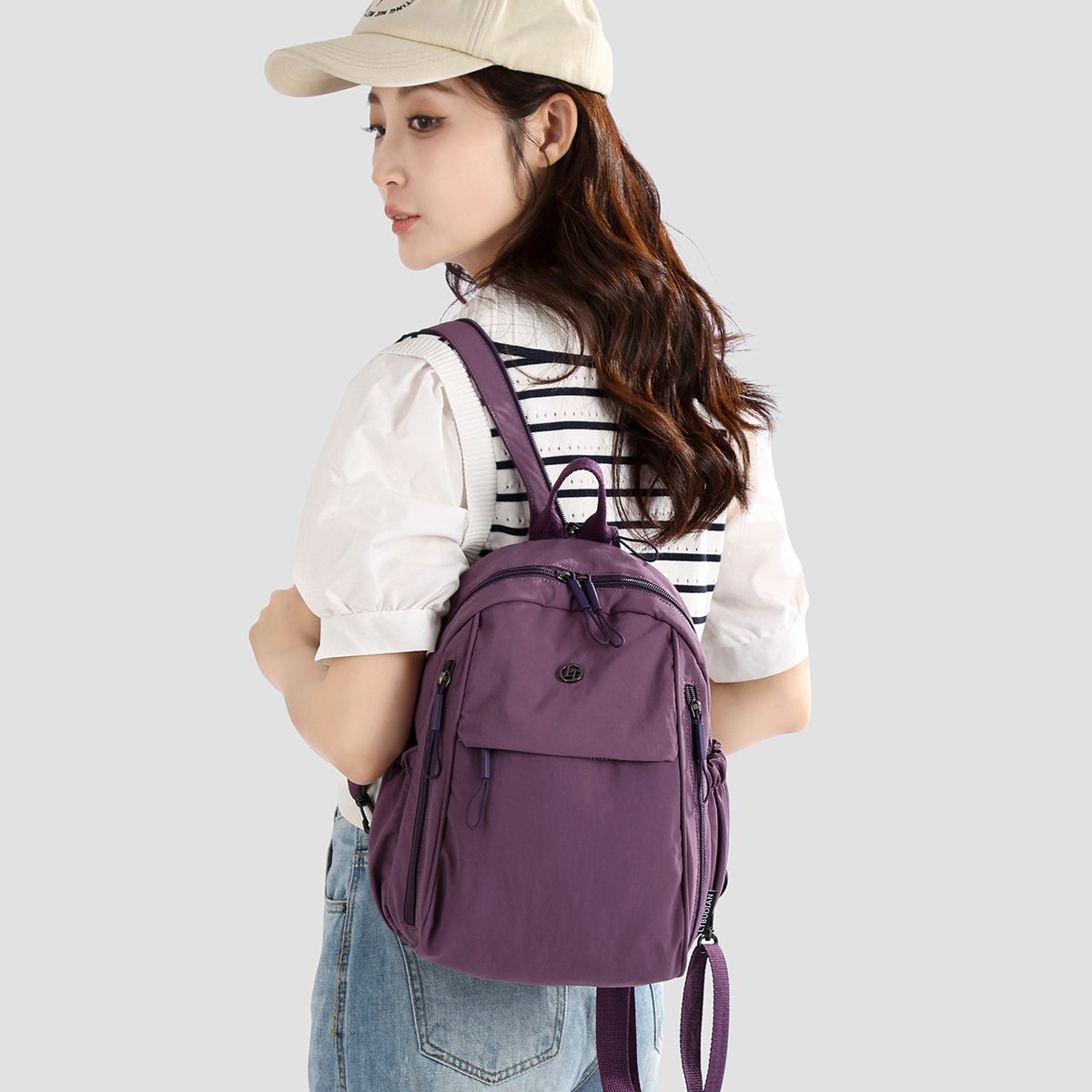Lightweight mountain water-resistant backpack for college students' outdoor sports, large-capacity, lightweight, casual travel backpack for women full figure