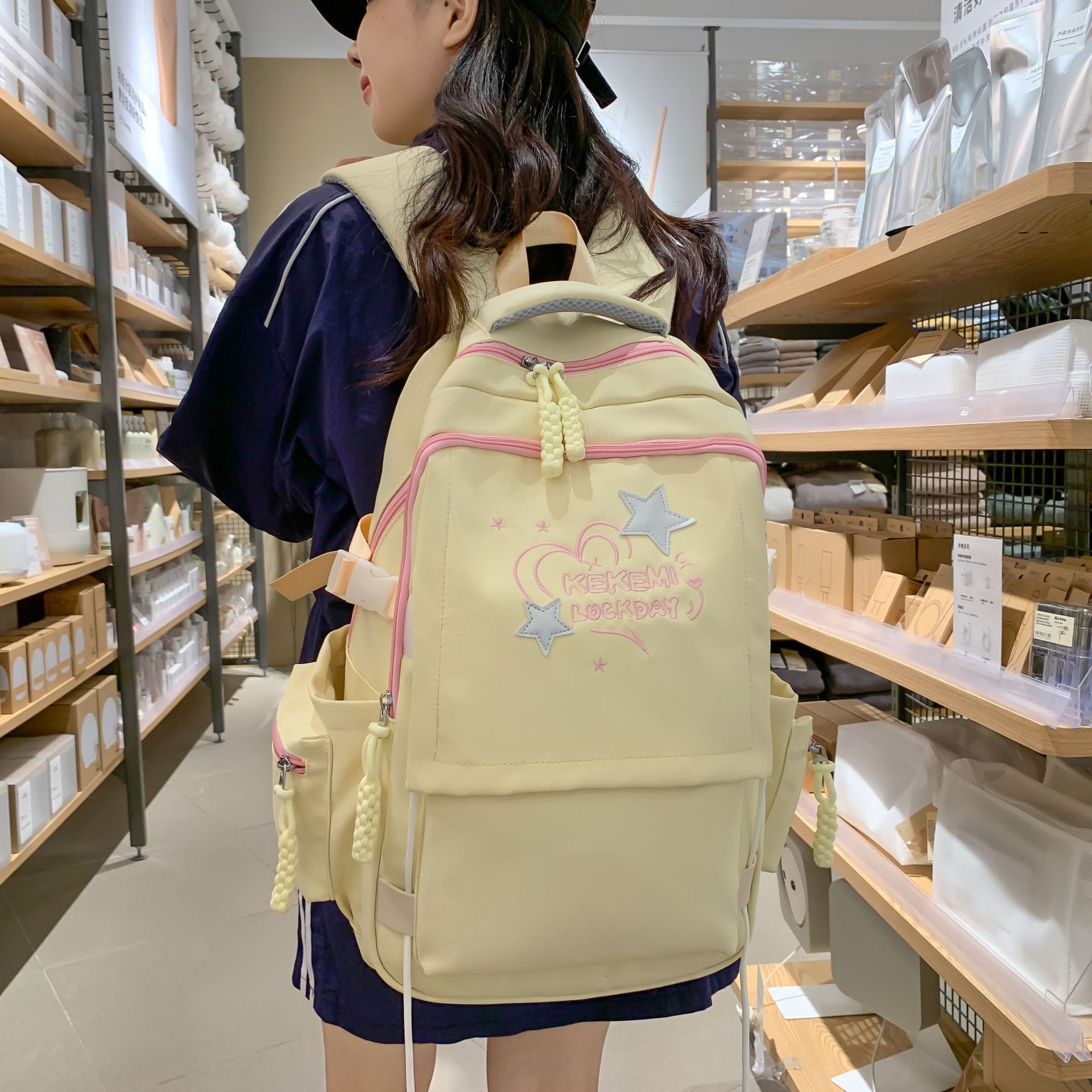 A Japanese-style sweet and cool girl's schoolbag with a high level of appearance, a Korean-style ins school-style backpack with embroidered letters from primary school students details Picture