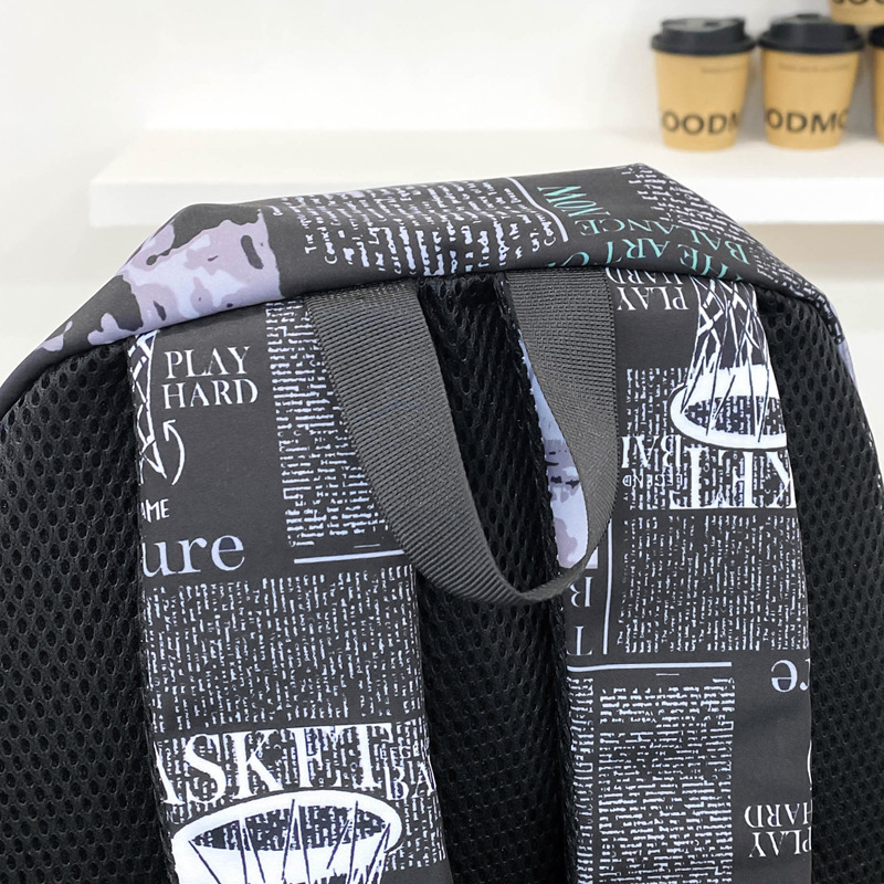 A new Korean version of Instagram, with a high level of appearance, personalized graffiti, trendy and cool backpacks, couple color contrast, simple and large-capacity backpacks Specification drawing