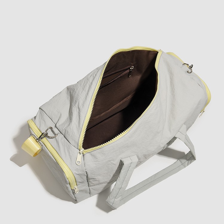 New Korean-style sports, fitness and yoga bag for foreign trade, lightweight, water-repellent for women, large-capacity storage bag for short trips Application Scenario