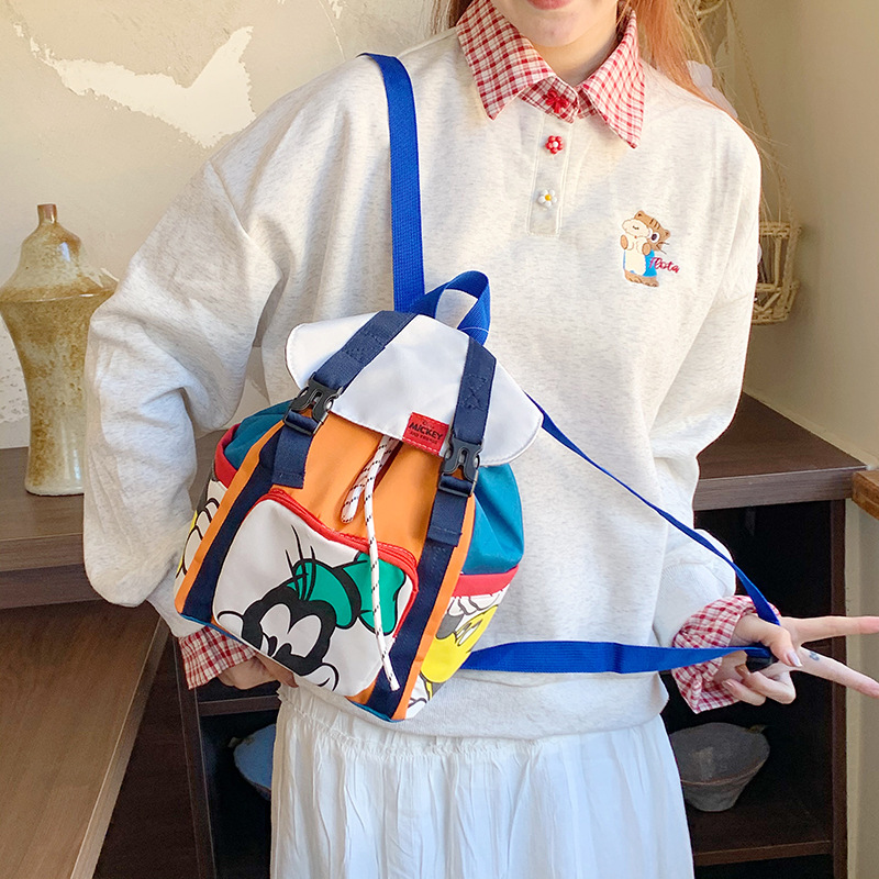 New children's spring outing backpack, a cool and trendy bag for girls to go out and play, a Korean version of Instagram graffiti lightweight backpack for girls full figure