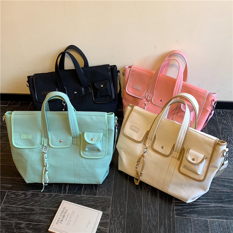 Large-capacity commuter tote bag for women 2025 new style casual and versatile handbag, canvas travel single-shoulder crossbody bag Application Scenario