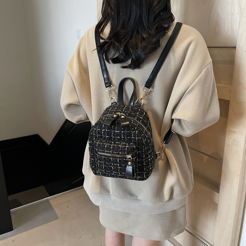 New 2025 stylish, large-capacity, versatile mini backpack, high-end and stylish Korean-style schoolbag, travel fragrance backpack details Picture