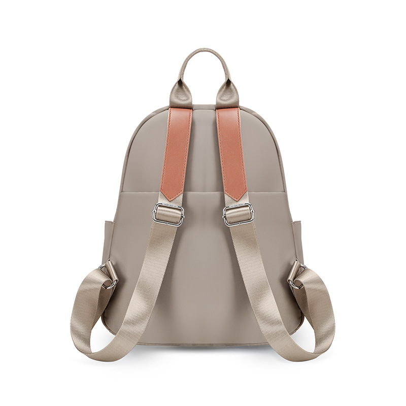 High-end backpack for women, lightweight commuting travel backpack, versatile, casual and fashionable, mom with kids, college student schoolbag Application Scenario