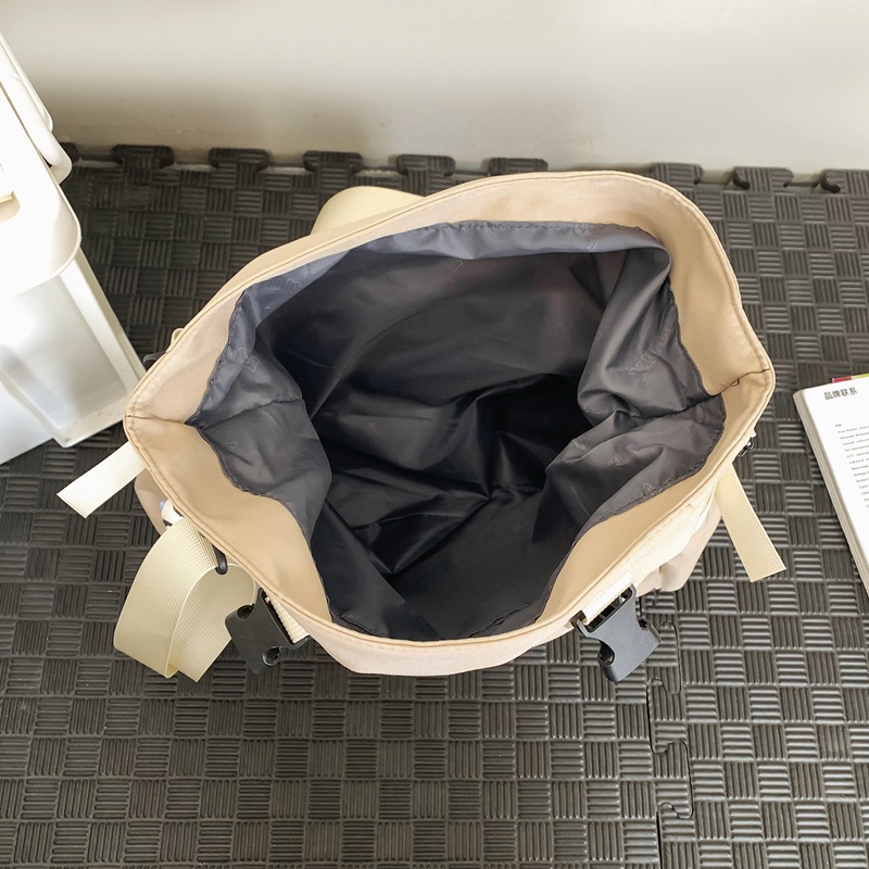 ins trendy crossbody bag for men 2024 New large-capacity student mailman bag, Korean-style workwear couple single-shoulder bag Application Scenario