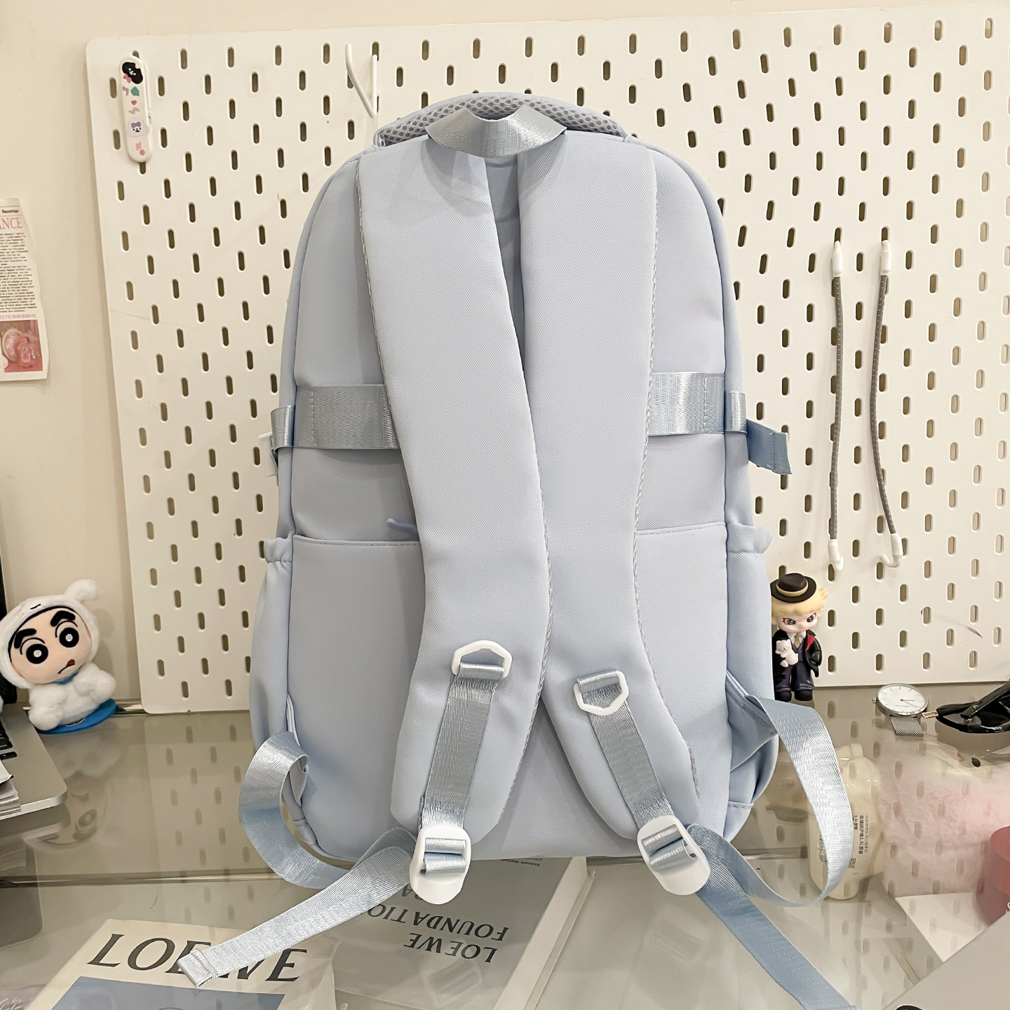 A new Japanese style backpack with a high level of appearance, fresh and sweet, candy-colored, casual, simple, lightweight and versatile, large-capacity backpack Specification drawing