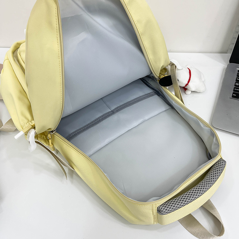 New ins large-capacity backpacks for junior and senior high school students, Korean version color-blocking backpacks for students in grades three to six Application Scenario