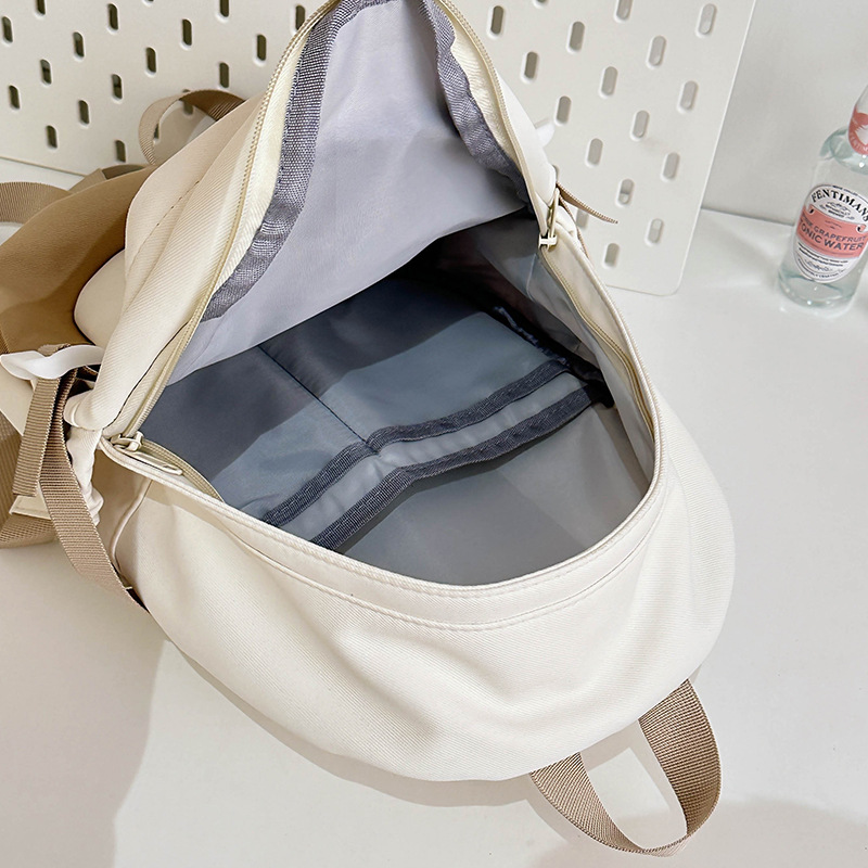 The Korean version of the ins color-blocking soft girl mini backpack is soft, cute and sweet. It's a mini backpack for children's outings Application Scenario