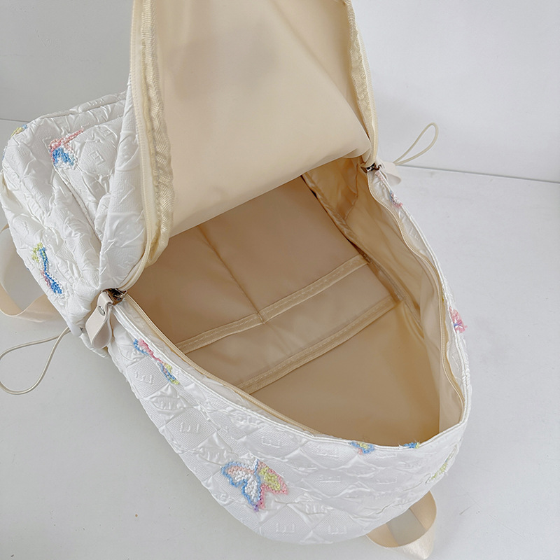 Instagram-style girls' schoolbags with high appearance standards, butterfly backpacks for junior and senior high school students, lightweight and lightweight girls' backpacks for primary school students Application Scenario