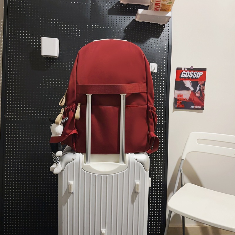 New two-piece schoolbag set: A large-capacity backpack for girls, a simple and lightweight backpack for junior and senior high school students, and a supplementary bag for primary school students Application Scenario