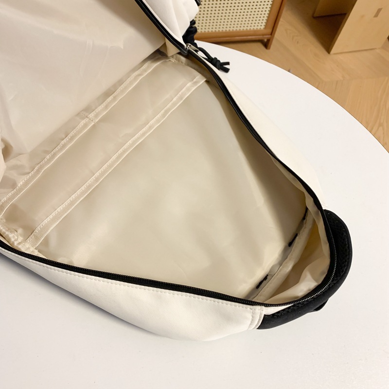 Japanese-style ins color-blocking hand-held tutorial bags for primary and secondary school students and Korean-style ins large-capacity school-style student backpacks Application Scenario